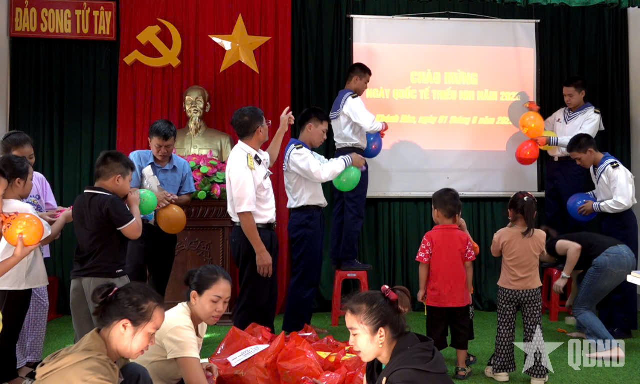 Trẻ em Trường Sa vui Tết Thiếu nhi